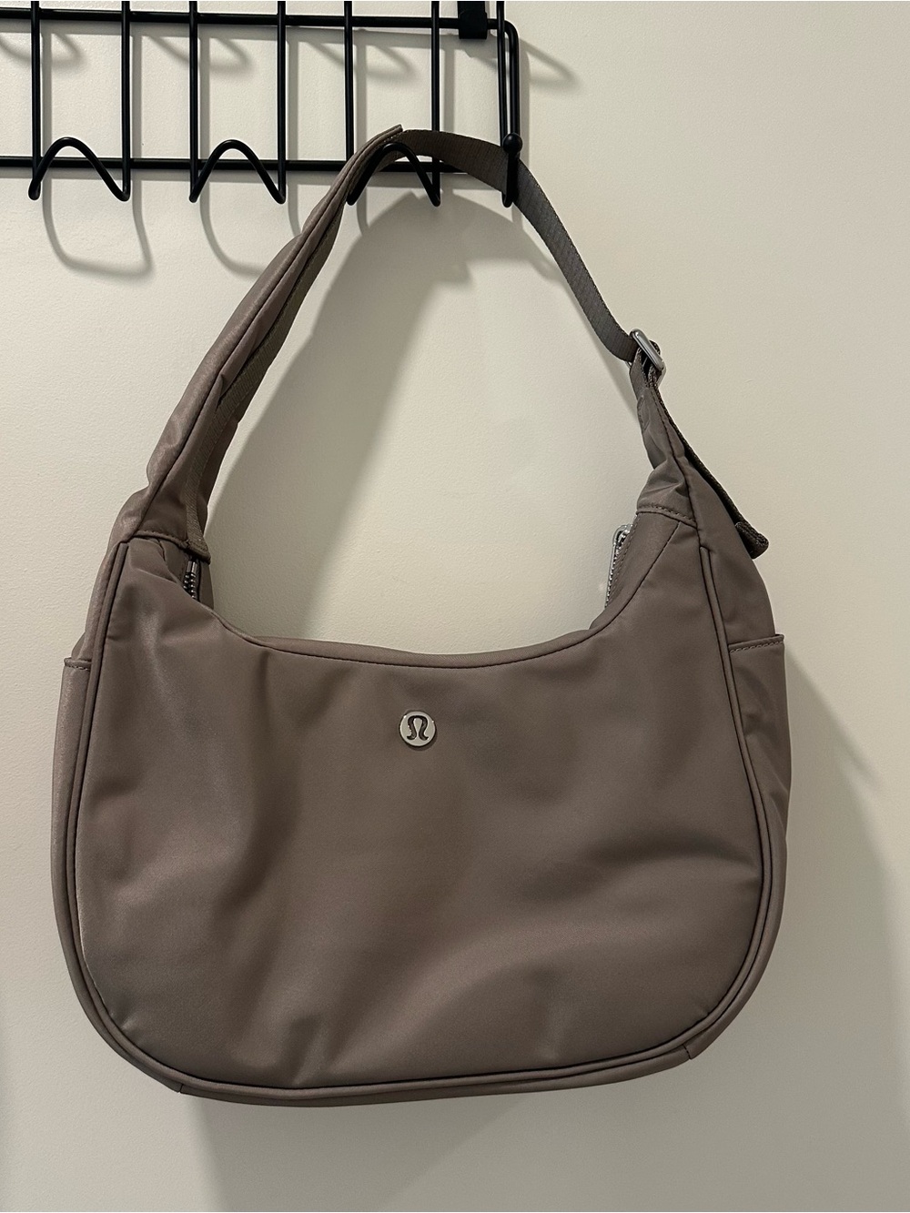 Lululemon city essentials shoulder bag 4L
